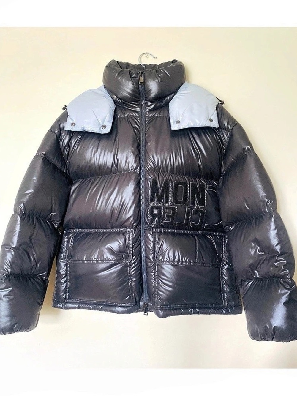 Authentic MONCLER ABBAYE Down Puffer Jacket - Gray - Size 2 (US Medium)